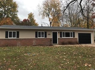 250 Ramsey Ln, Ballwin, MO 63021