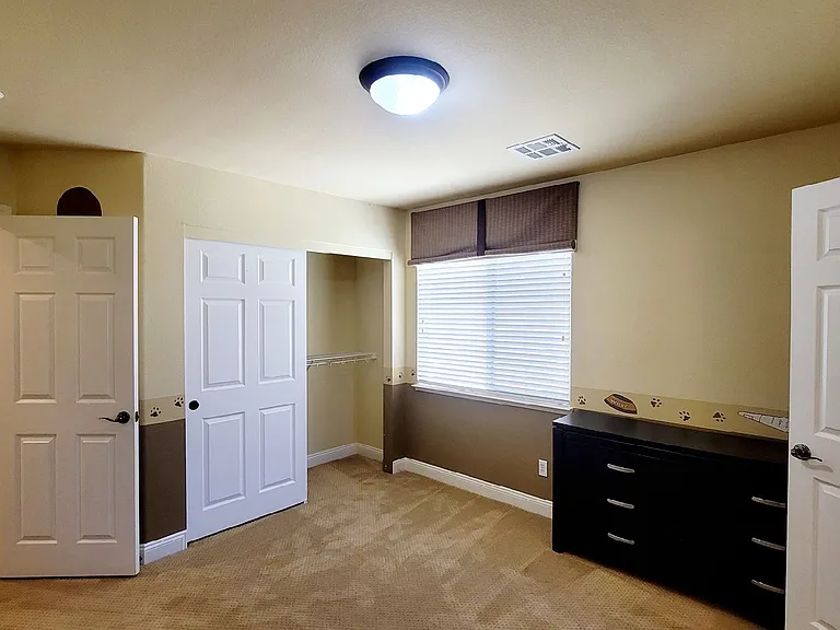 8586 Silver Coast St — Photo 32