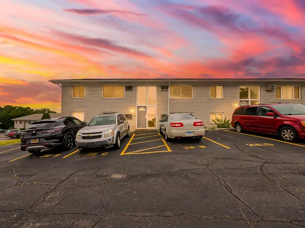 211 Summit Rdg, White Lake, MI