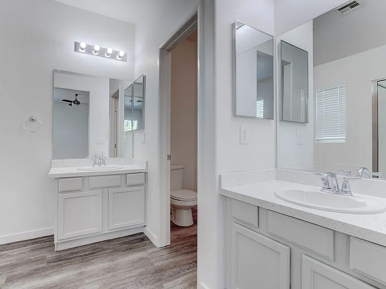 2049 Rockburne St — Photo 31