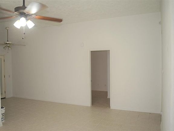 3rd image of 20511 Broughwood Cir