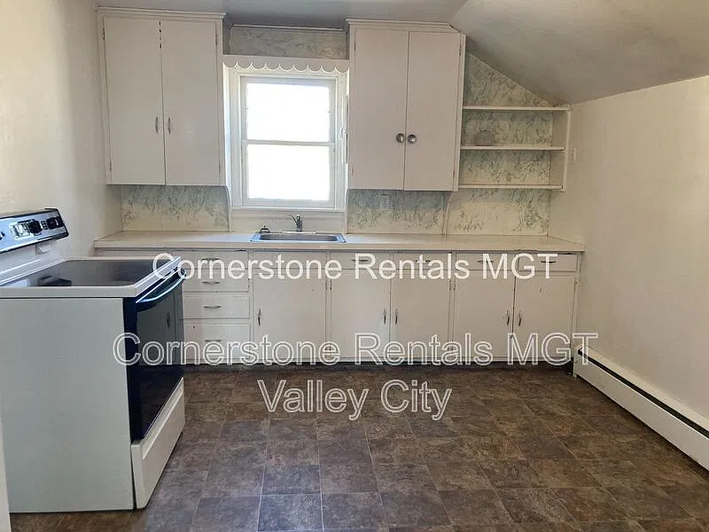 2 bed, 1.0 bath, $795 — Photo 4