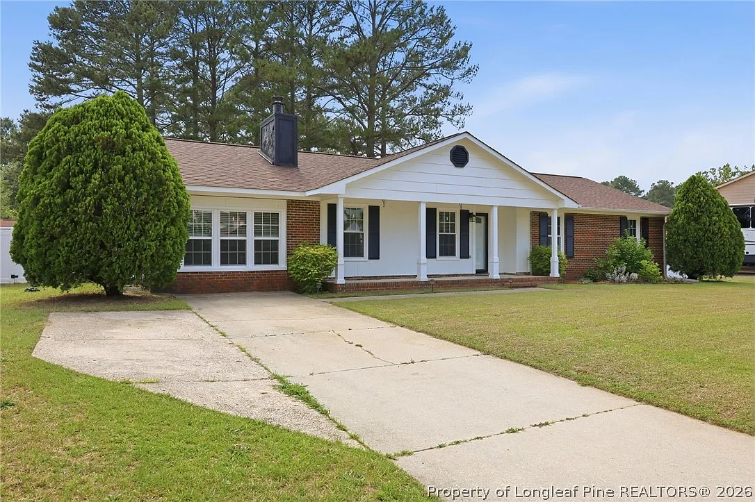 3 bed, 2.0 bath, 1880 sqft, $1,800 — Photo 2