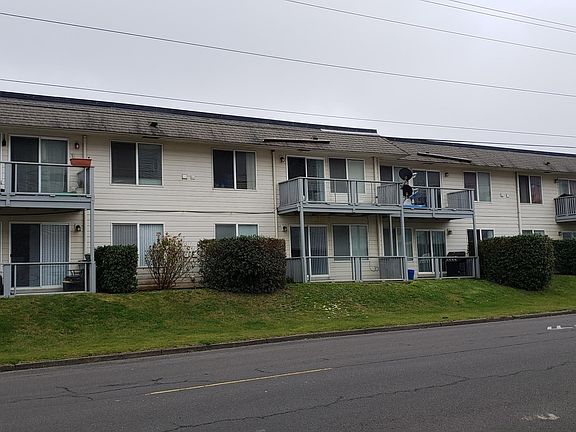 2nd image of 338 SW Woods St #1-8