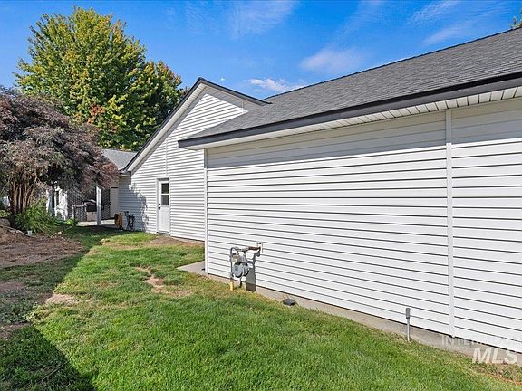 3rd image of 2273 S Weimaraner Way