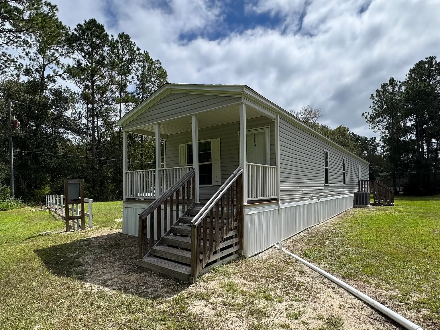 3 bed, 1280 sqft, $1,425 — Photo 2