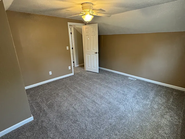 210 Santee Ave — Photo 20