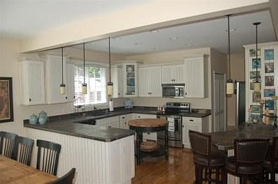 4th image of 203 Ferry Ave