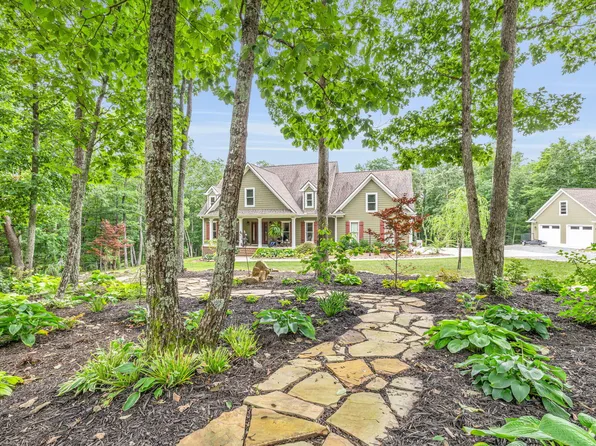 3362 Clear Brooks Dr, Signal Mountain, TN 37377