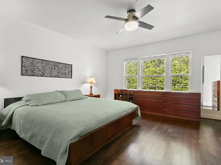 7207 Phelps Hill Ct — Photo 25