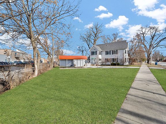 4th image of 6120 W 98th St