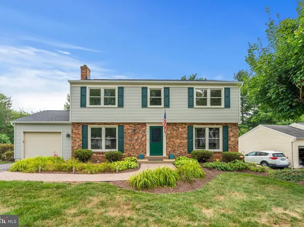 2621 Bastian Ln, Herndon, VA 20171