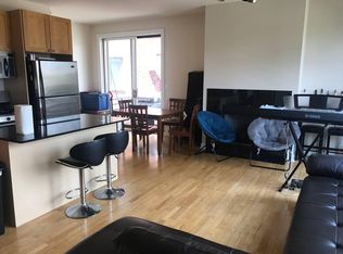 838 N Racine Ave APT 302, Chicago, IL 60642