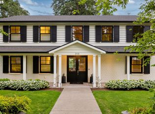 2110 Summit Dr, Lake Oswego, OR 97034