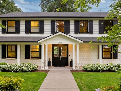 2110 Summit Dr, Lake Oswego, OR, 97034