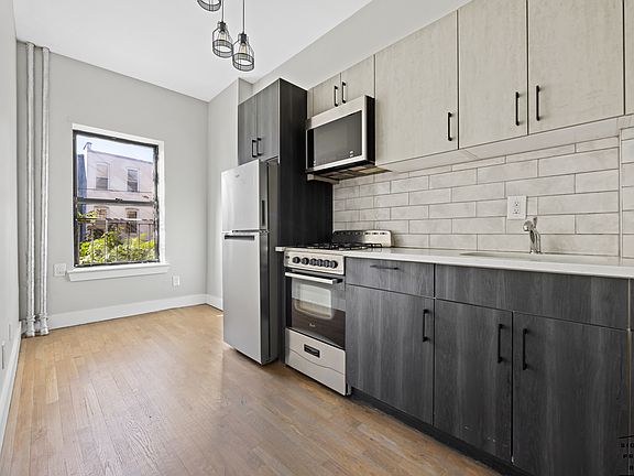 3rd image of 1976 Nostrand Ave #1R