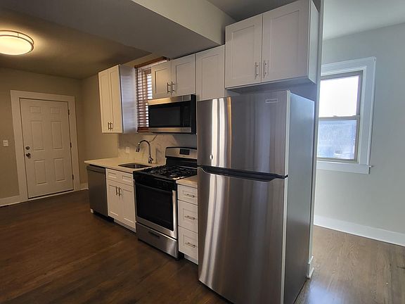 3rd image of 6418 N Campbell Ave Unit 2R