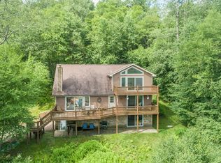 220 Ridgewood Dr, Oakland, MD 21550