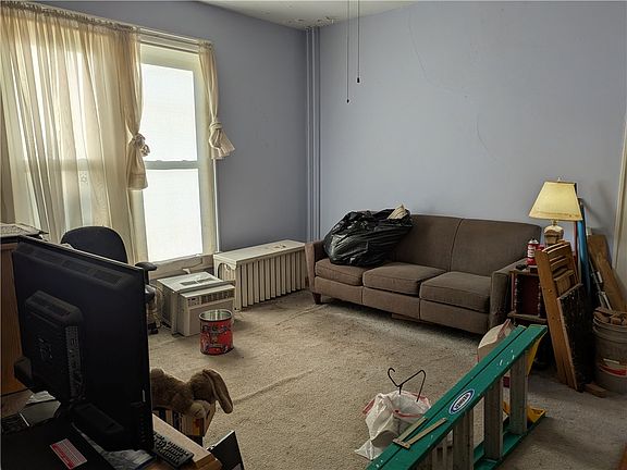 5th image of 511 Maple Ave