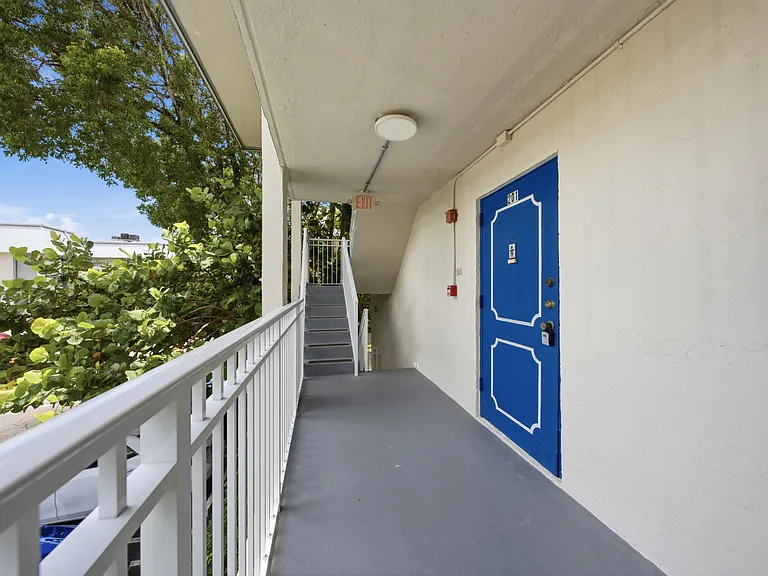 3000 Riverside Dr #201-1 — Photo 3