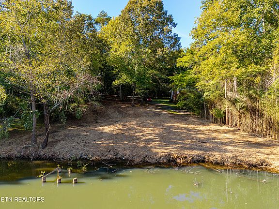 2nd image of Devault Rd