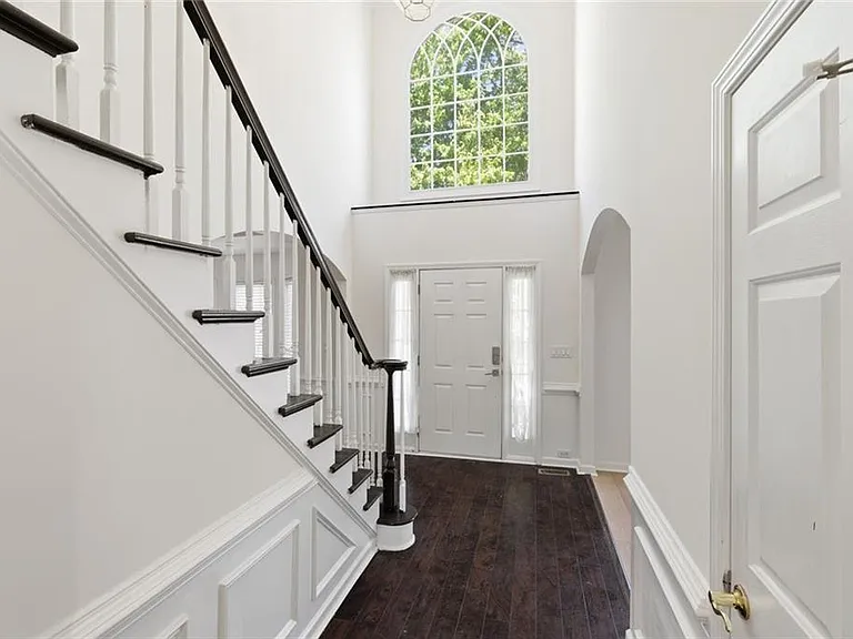 1702 Clay Brooke Ct SE — Photo 2