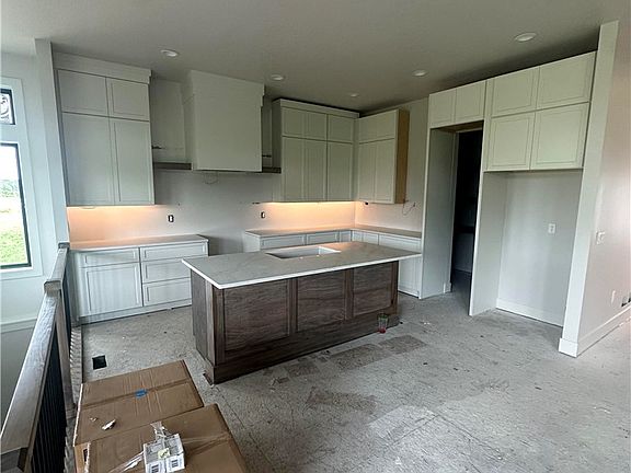 4th image of 16319 Ironwood Ln