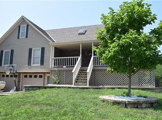 313 NW 39th St, Blue Springs, MO 64015