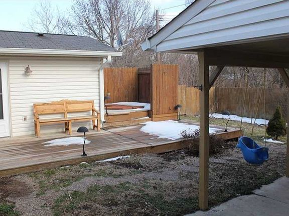 5th image of 4933 Thrush Dr