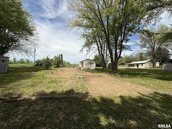 5th image of 13 Lake Warren Dr