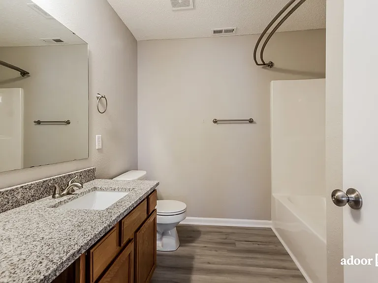 2415 Woodfield Blvd — Photo 14