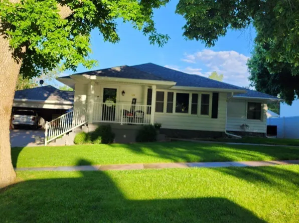 106 N Engdahl Ave, Oakland, NE 68045