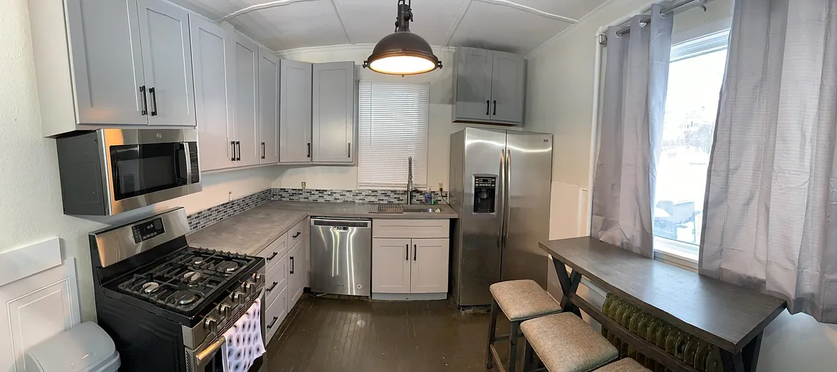 Fully remodeled 2022 kitchen - 1127 E 4th St