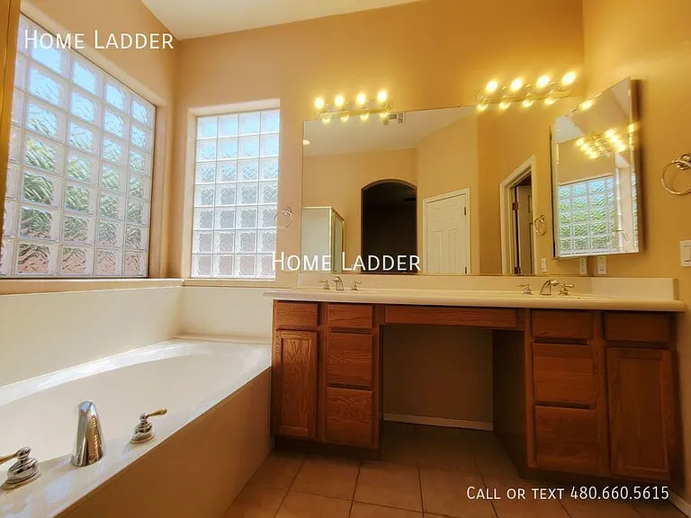 8348 W Andrea Dr — Photo 9