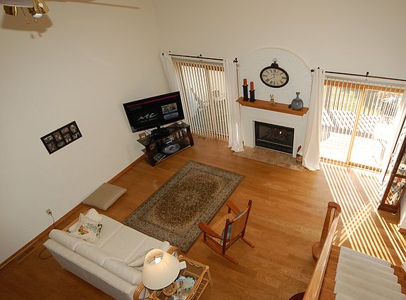 4th image of 1221 Green Ct
