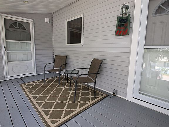 4th image of 38 Tontaquon Ave