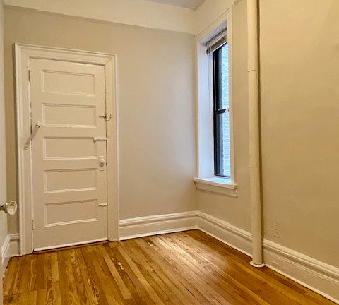 5th image of 189 Claremont Ave APT 25