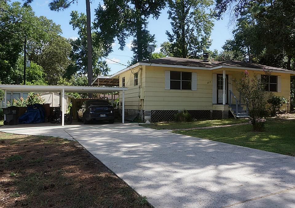 1st image of 219 Water Glen Dr
