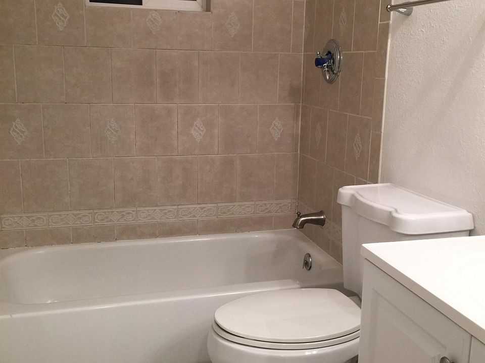 2nd image of 1828 Juliesse Ave