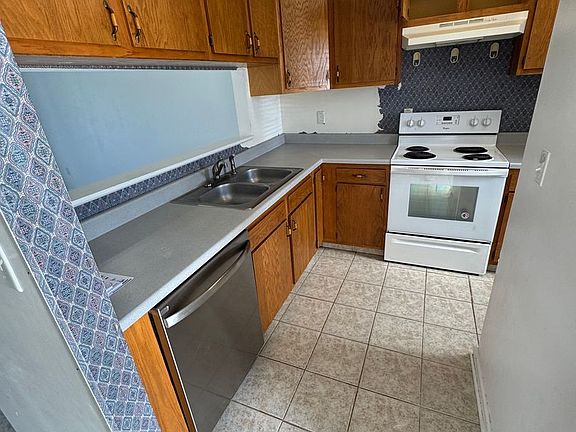 4th image of 435 Hillside Dr APT 1