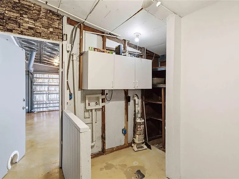 2713 W Braddock St — Photo 26