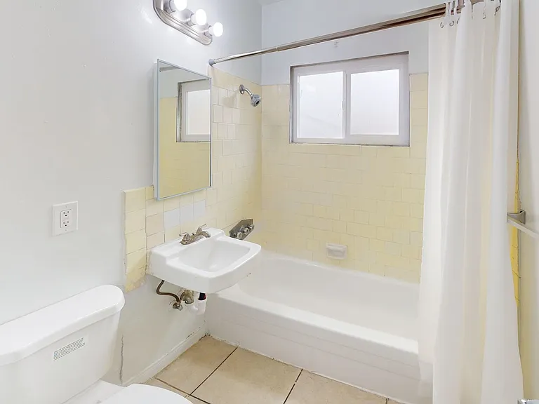 Amazing 2 bedroom & 1 bathroom unit - Los Angeles! — Photo 8