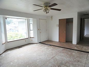 5th image of 18906 10th Avenue Ct E