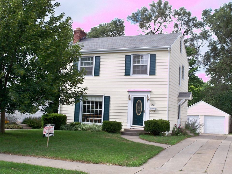 1st image of 1021 Edna St SE