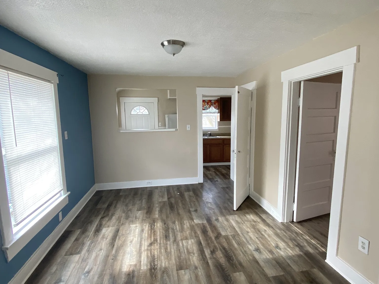 2721 Springmont Avenue - 1 — Photo 3