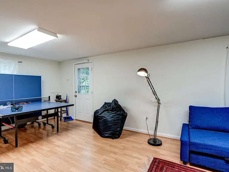 7525 Cayuga Ave — Photo 36