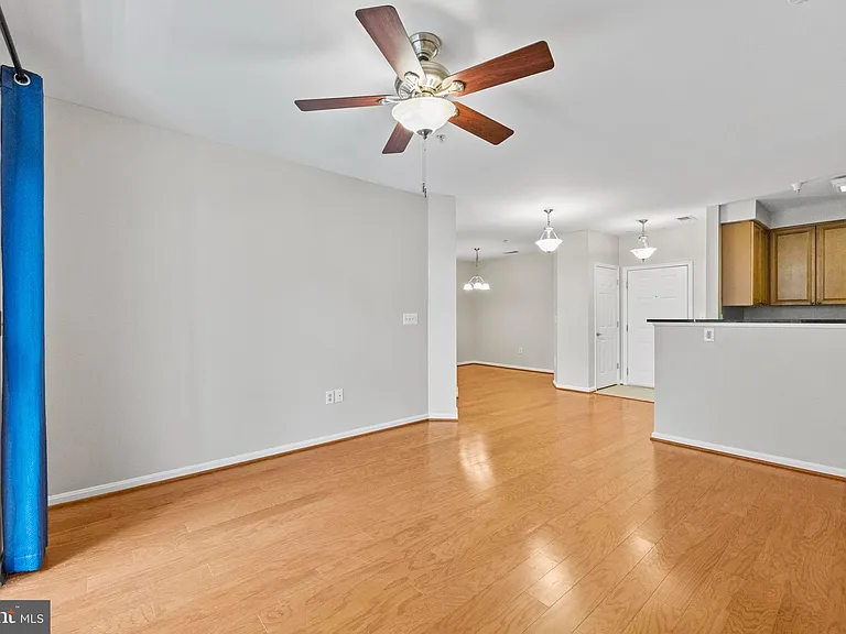801 S Greenbrier St #215 — Photo 23