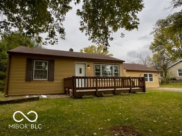 1120 Bomar Ln, Greenwood, IN 46142