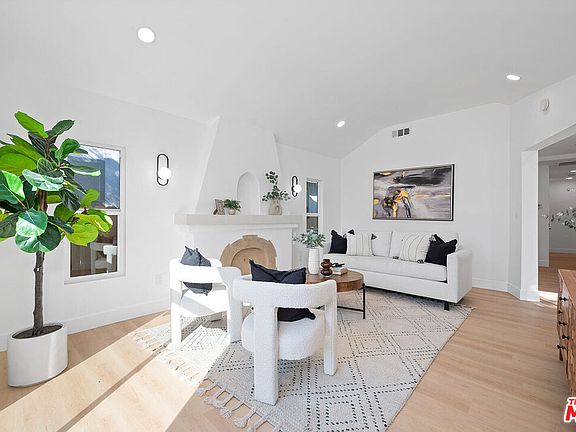 5th image of 2758 S Redondo Blvd