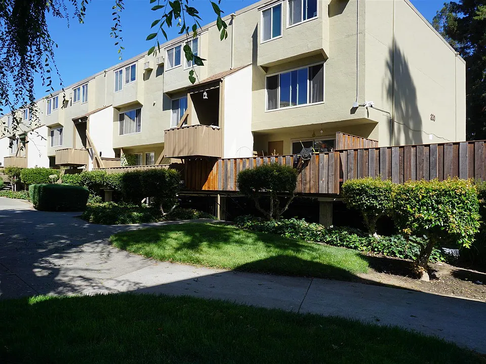 320 Auburn Way #3